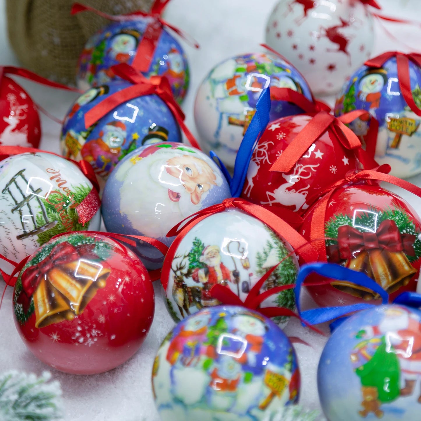 8cm 1pc Christmas Ball Decoration Xmas Tree Ornaments Pendant Elk Santa Snowman Pattern Hanging Balls Home New Year Gift Navidad